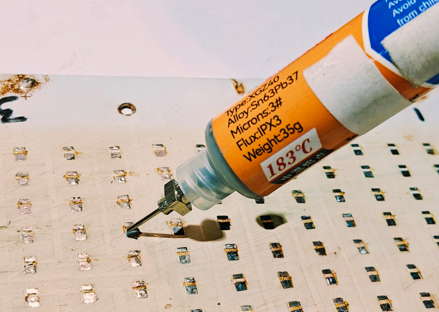 SMD Solder Paste Syringe XG-Z40 35G 183°c for SMD LED's and Ic Rework and soldering BGA chips.